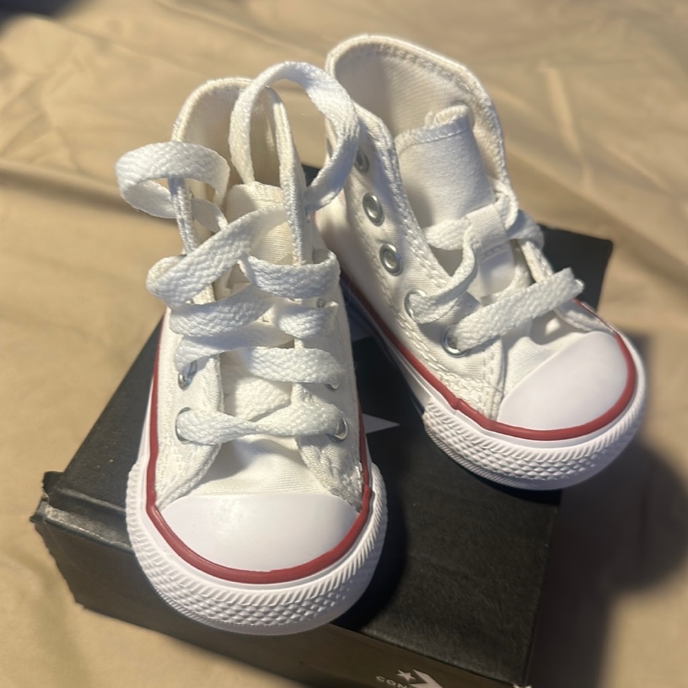 Baby converse size 2